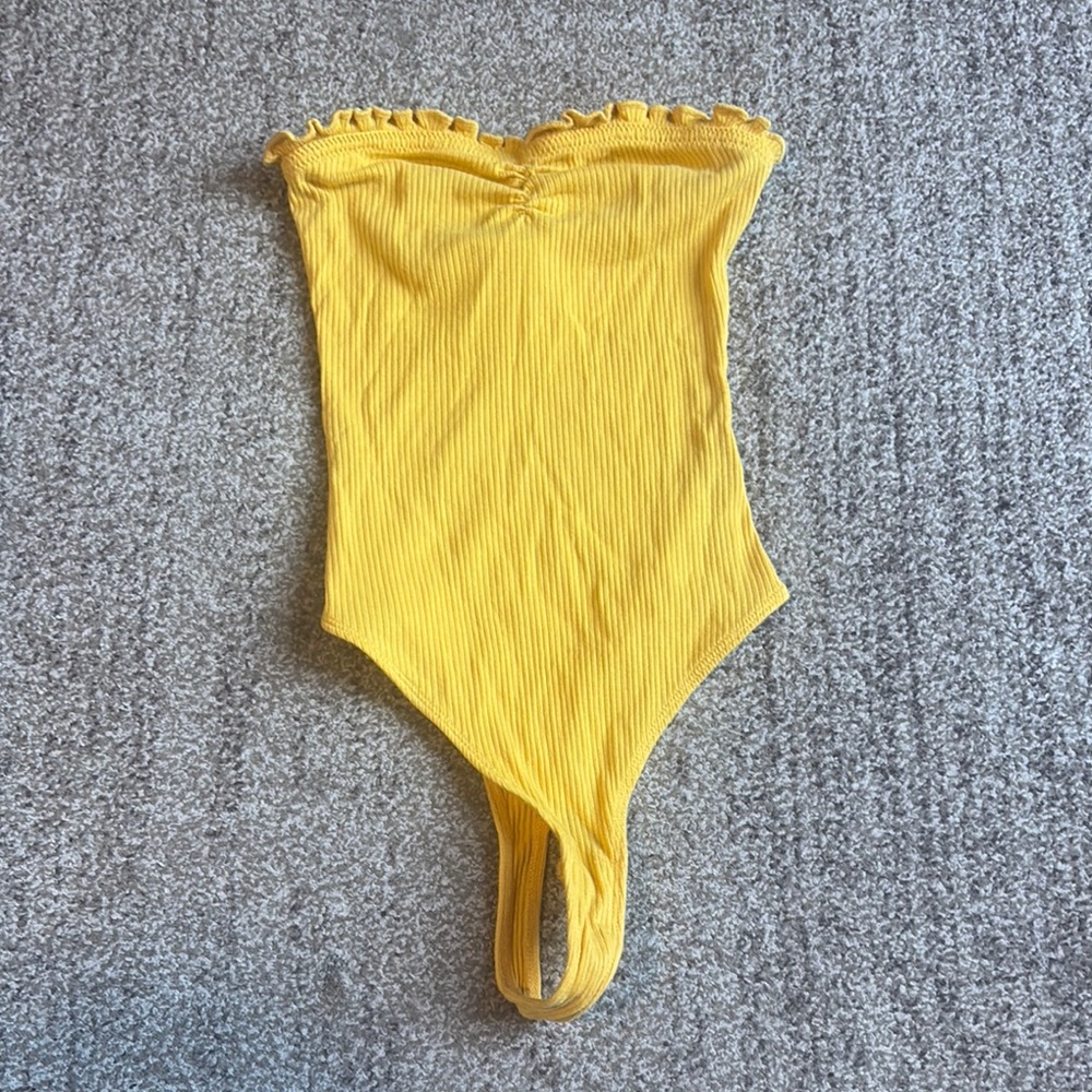 Urban Outfitters XS-TP Yellow Sleeveless Bodysuit